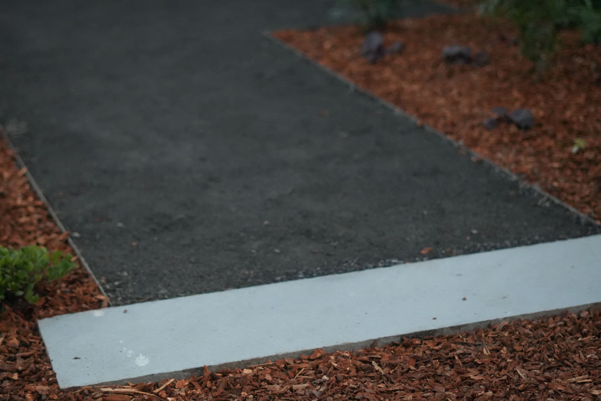 Gallery photos for Stunning Stone Patio and Garden Setup for Outdoor Living: Image #2