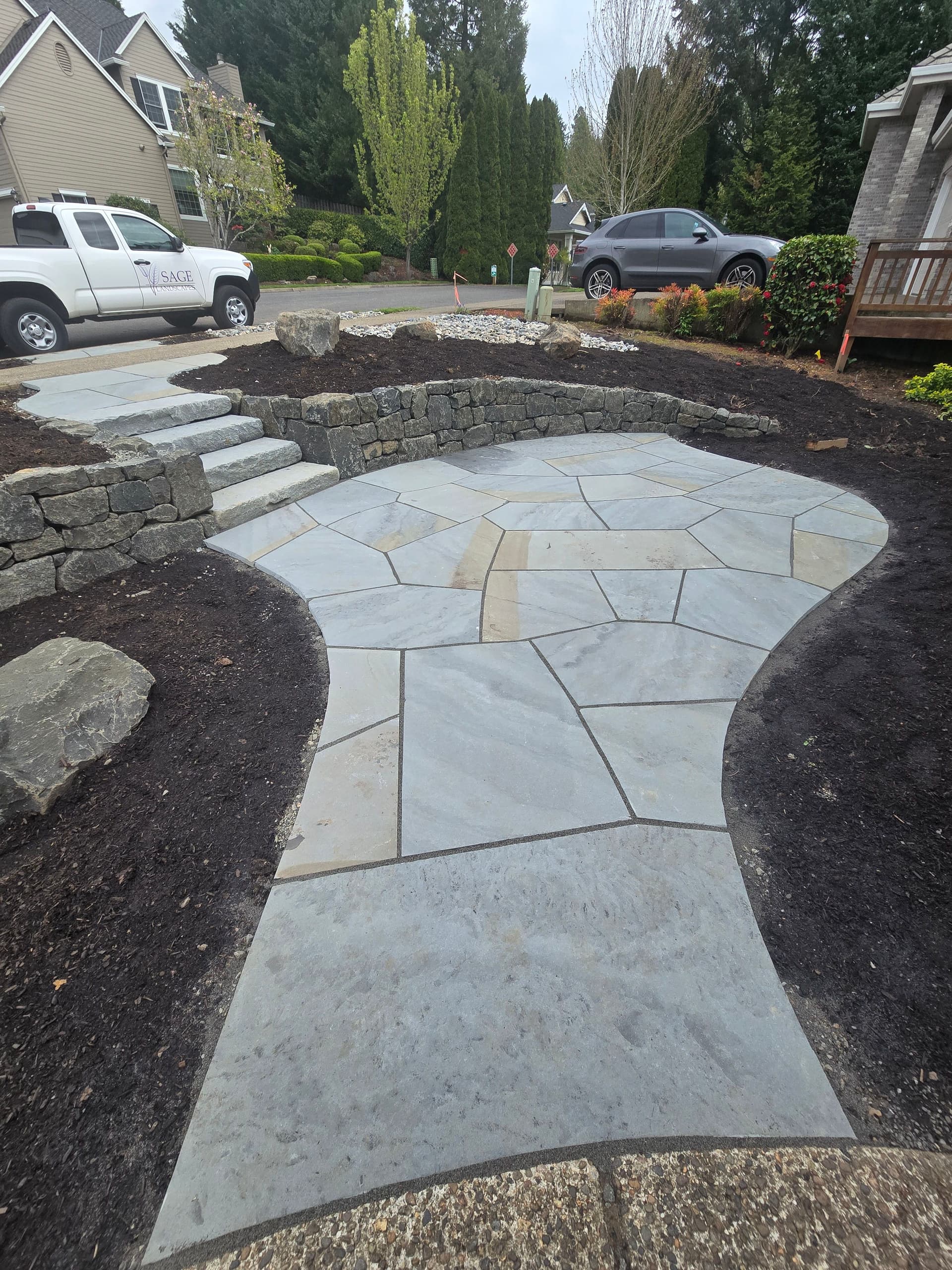 Gallery photos for The Real Deal Between Flag Stone and Look-alike pavers: Image #1